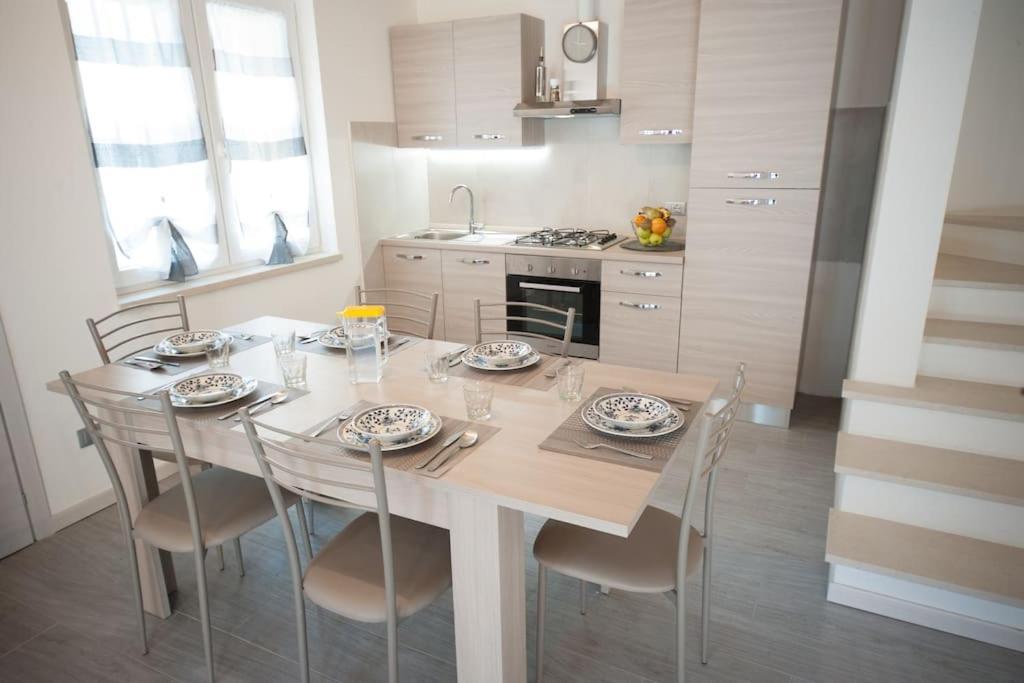 Appartamento Casa Gemma - Big Family House With Free Parking San Giovanni Lupatoto Esterno foto
