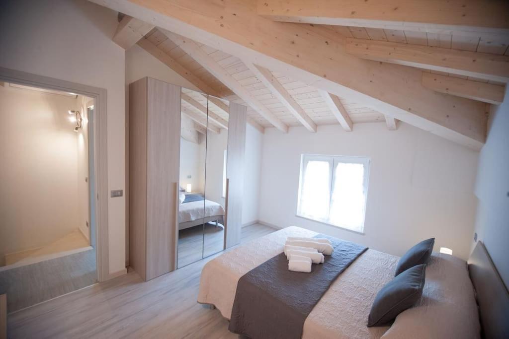 Appartamento Casa Gemma - Big Family House With Free Parking San Giovanni Lupatoto Esterno foto