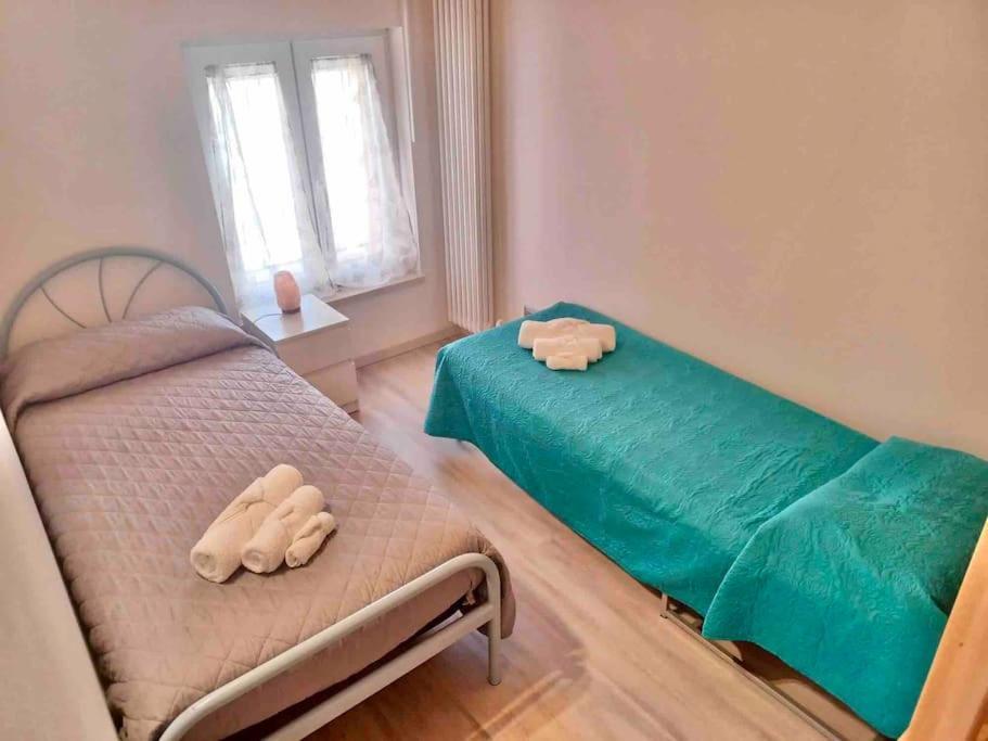 Appartamento Casa Gemma - Big Family House With Free Parking San Giovanni Lupatoto Esterno foto