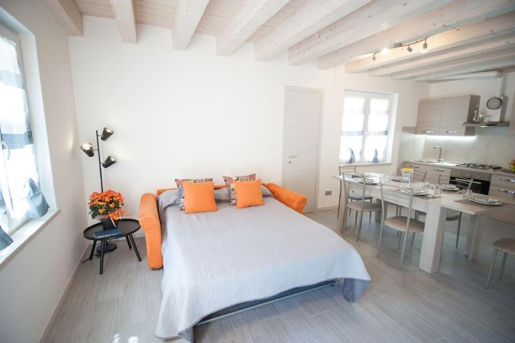 Appartamento Casa Gemma - Big Family House With Free Parking San Giovanni Lupatoto Esterno foto