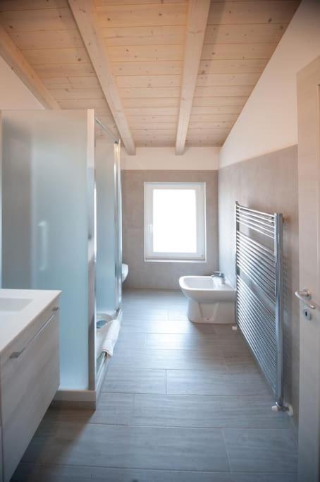 Appartamento Casa Gemma - Big Family House With Free Parking San Giovanni Lupatoto Esterno foto